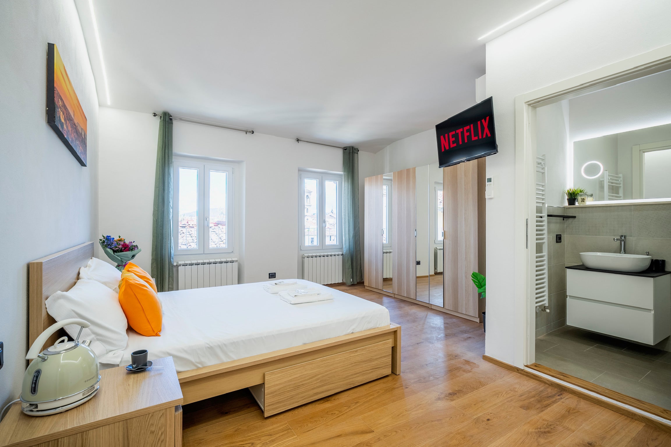 Top Floor Apartment with Views of Santa Croce